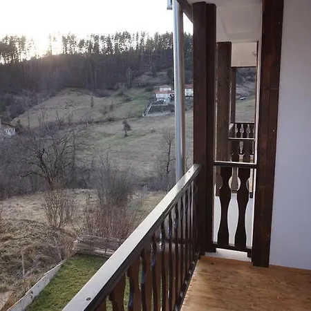 House Elena Pensión